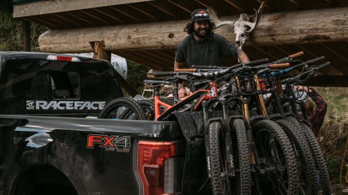 Race Face – močna kolesa, krmila, vilice krmila, sedežne opore in še veliko več